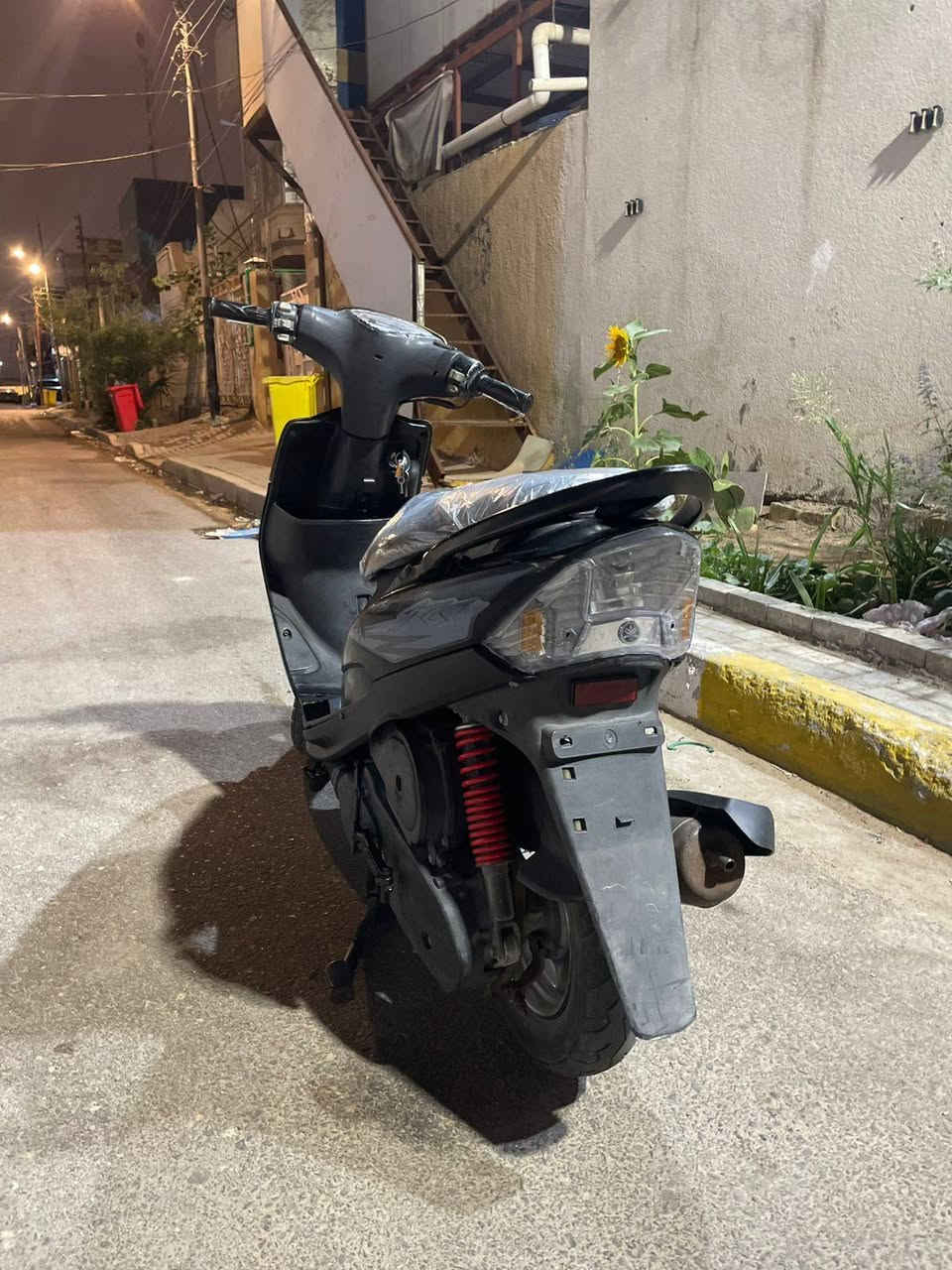 سلام عليكم دراجه ماكس عدله ما مفتوحه كامله كلشي شغال بيه ما مجفته حلوه ناعمه سعره 850 مكان بصره المعقل ***********
