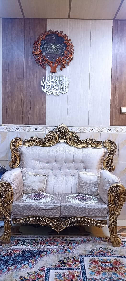 السلام عليكم تخم ملكي نضافته 90 ٪ 
10 مقاعد العنوان بعقوبة الجديده. 
السعر 700 ألف وبي مجال قليل 
 ***********
