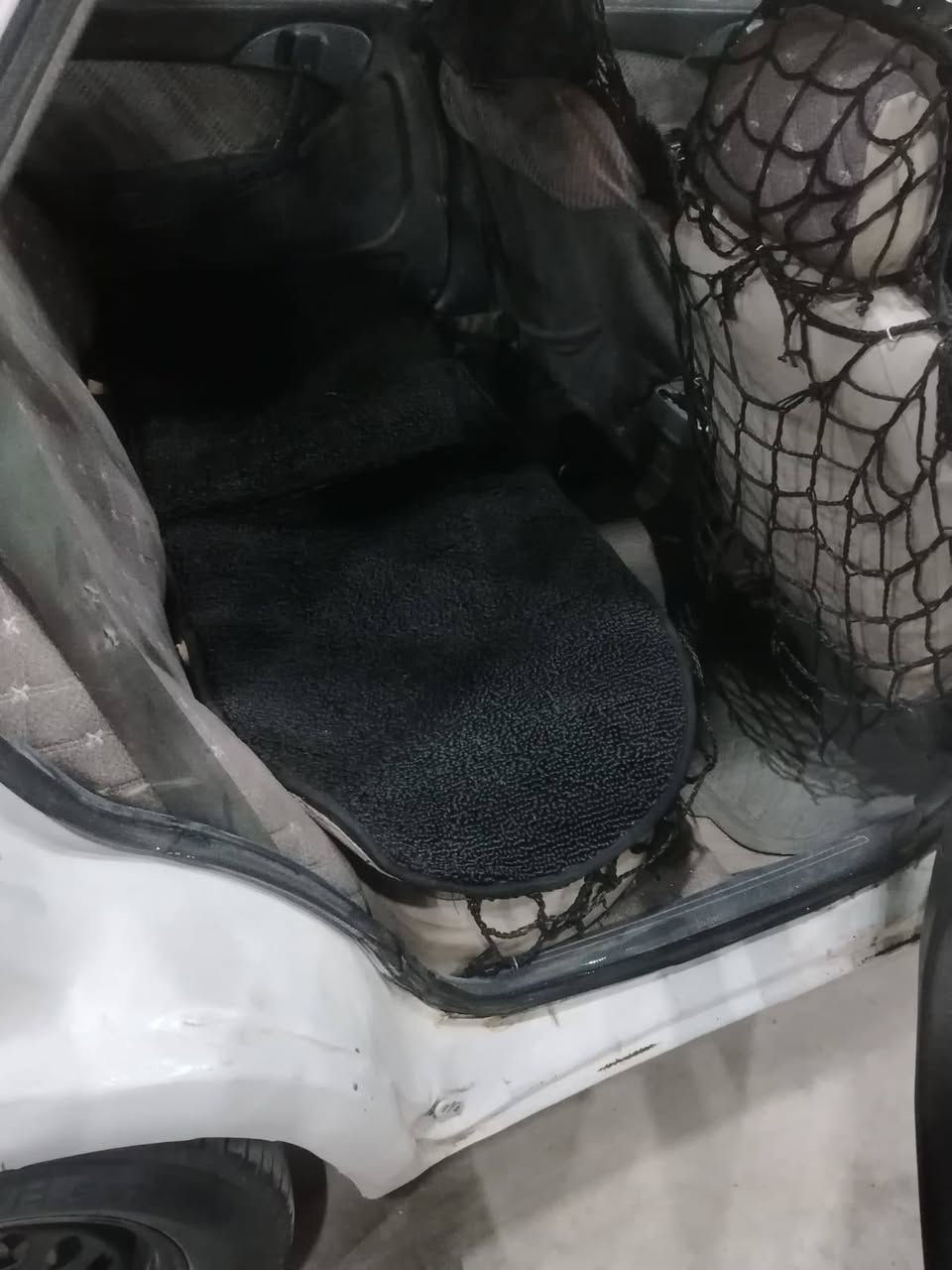 السلام عليكم دايو للبيع موديل 1994رقم بغداد كير ومحرك خير من الله سعر 25وبيها مجال رقم هاتف ***********
