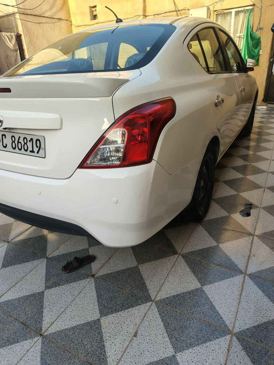 السلام عليكم
نيسان صني مصري موديل 2023 رقم اربيل
اربع جام كهرباء
 اشارة بالمري
حساسات خلفيه
كامرا وشاشه كبيرة
تبريد خلفي 
بيها ضربه جاملغ وبنيد بصفحت السدر 
رضربتهة صطحيه
شديتلهة مال مؤسسه بلاديات  
وبيها بل صندوق الخلفي ضربه بصيطه 
راجعه على رصيف 
مكانها النجف 
لستفسار ***********
السعر 113 وبيها مجال
