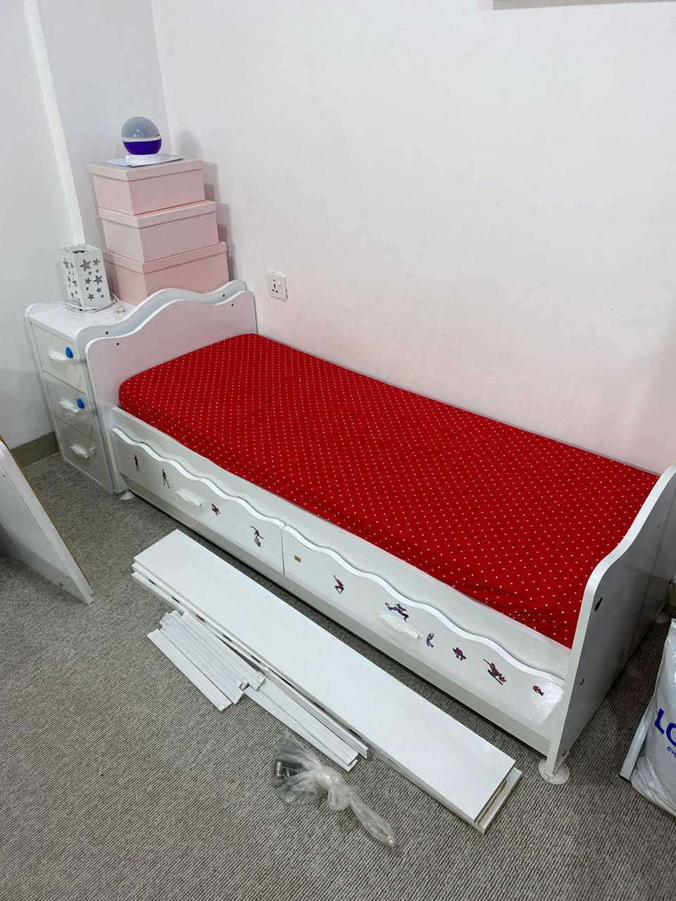 السلام عليكم
سرير طفل تركي
يصير هزاز ويتحول نفر مثل ما بالصورة
وياه دوشگ صغير ودوشگ چبير يرهم عالقياسين
وايضاً سيت چرچف عدد ٣
نظيفات كلش مابيهم اي عيب
السعر ١٠٠ الف
العنوان شاهان ستي


**إذا كنت صاحب هذا الإعلان وتريد حذفه لأي سبب، رجاءا أرسل رسالة إلى الدعم الفني**