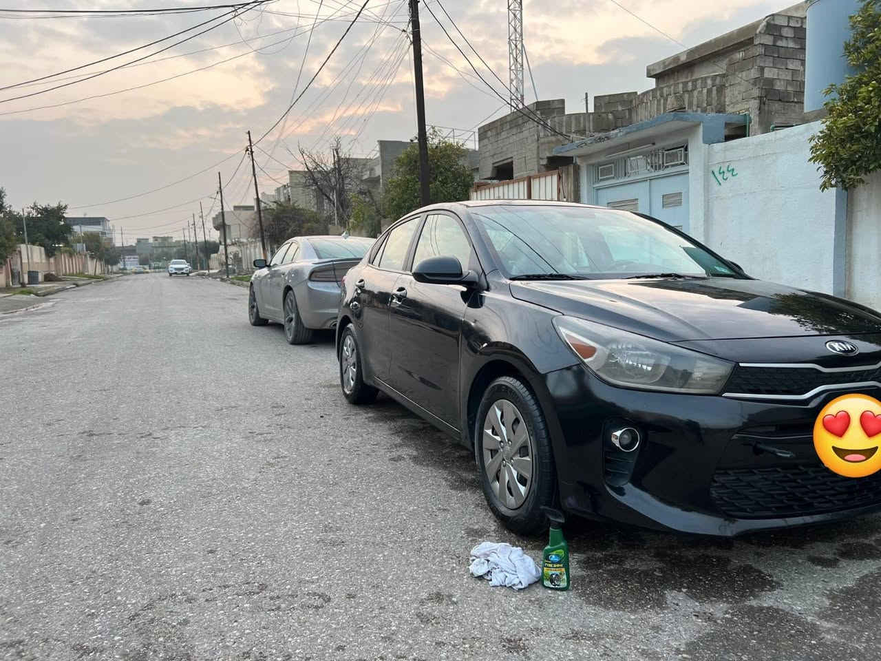 كيا ريو 2020 امريكي 
مواصفات S
المحرّك: 16 
أمامي وخلفي USB
تكييف هواء
تحكمات استيرن
نظام صوتي مع 6 سماعات
تحكّم كهربائي بالنوافذ والأبواب 
نظام ABS و ESP (ثبات إلكتروني)
أكياس هوائية أمامية وخلفية
نظام مراقبة ضغط الإطارات
قفل مركزي للأبواب
حادثها خفيف جداً جاملغ فقط
***********
سعر 109 ورقات
