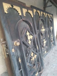 باب • للبيع