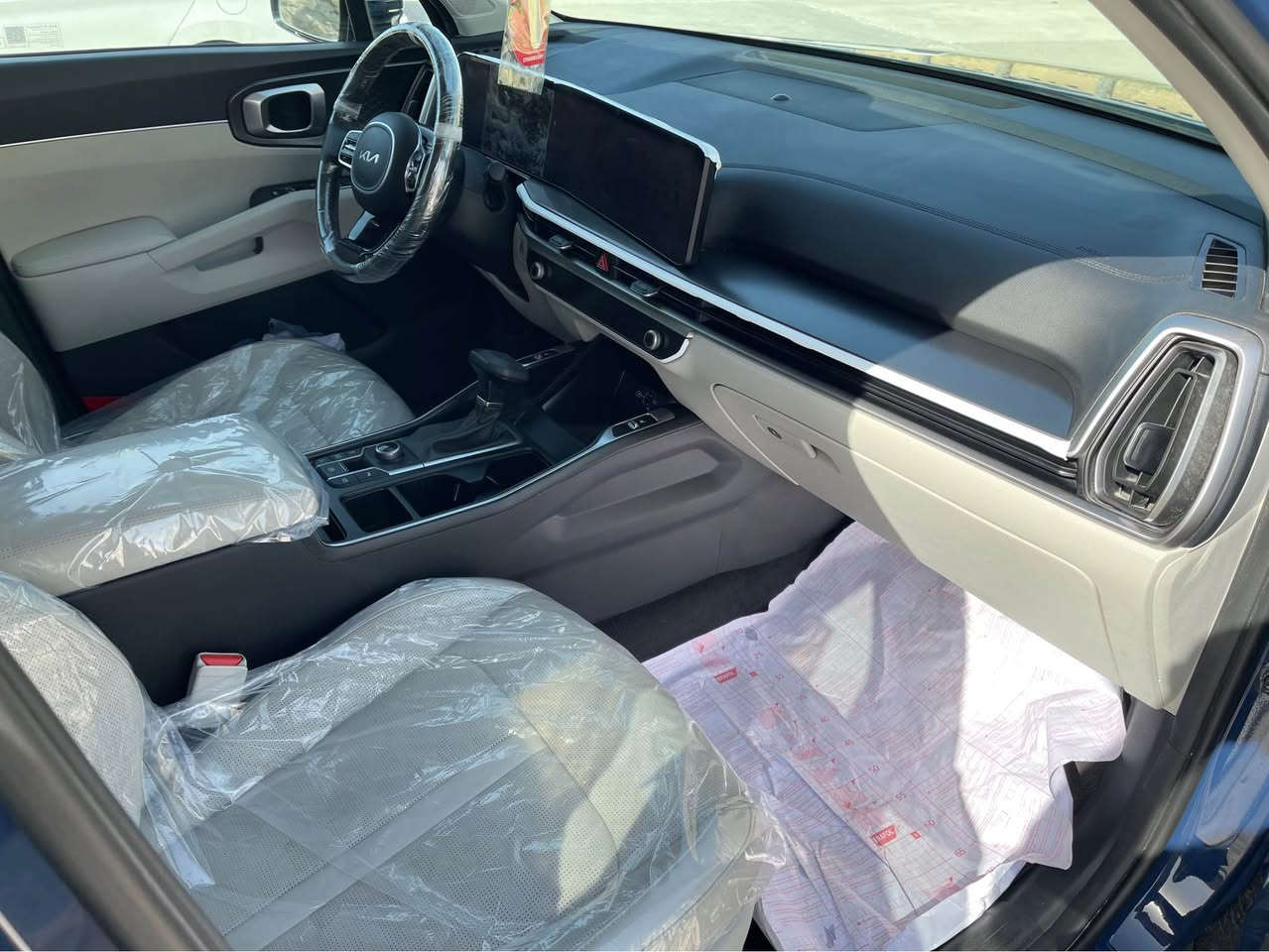 السلام وعليكم سورنتو موديل 24الشكل الجديد صفر كيلو متر تقريره عطل ميكانيكي سياره بعده بوضع الشركه موصفاته حلوه داخل ابيض كشن كهرباء بصمه رادار حساس بعد بيه موصفات السياره حره بدون رقم وحاضر للبصمه بكل مكان السعر 255وهذا رقمي لشراي *********** البصرة, العراق
