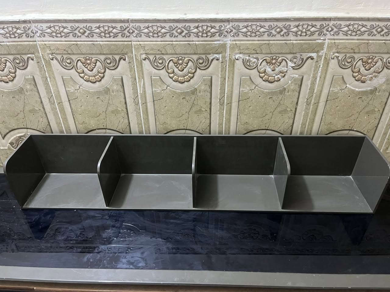 ميز بلازمه للبيع مكاني بغداد مقابيل مرور الطوبجي السعر 50 الف مستعجل  ؏ بيعه مكان مــآعندي ***********
