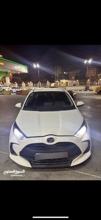 تويوتا يارس هايبرد 2022 رقم بغداد ماشية 33 كيلو نظيفة السياره حادثها ب...