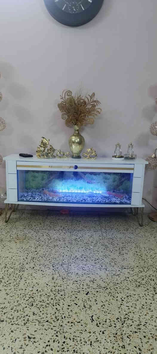 السلام عليكم ميز بلازمه وحوض سمك للبيع ب125 وبي مجال بسيط مكاني شقق الخضراء ايسر الموصل
***********
