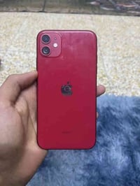 ايفون 11 ذاكره ٦٤ بطاريه 77 مبدل شاشه اصليه كلشي شغال بي مو شراي لتراس...