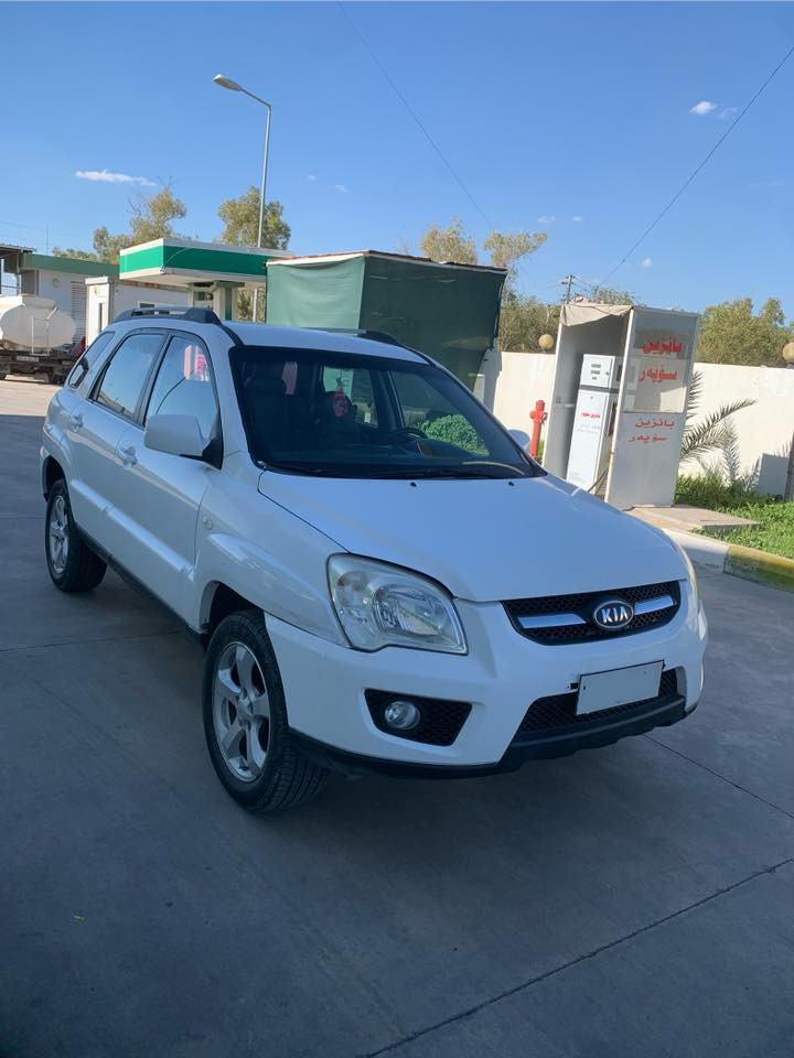 کیا سپۆرتاج  بۆ فۆشتن
بڕاوە 
مۆدیل ٢٠٠٩ 
گازە  
٤ تایە لۆک لە ژێرە 
تەبرید سارد و گەرم  ئیشەکات  
جوان و پاک ماوەتەوە سەیارەکە 
نرخی.  53$  و مەجال
***********
