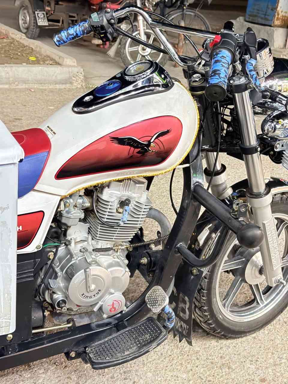 ئەم گولە بوفروشتن ماشاللە تابڵیی جوانەماشاللەی دەوێ
مۆدیلی 2024مانگی 11دەرکراوە 
ناوبودی لوکە زۆر کەم ایشی کردوە پلیت وەوراقی بیلادیە 
مەکینەـ150یە قایش قور لوک هەمووگیانی تنوتوڵ کراوەتەوە
شوین کەلار مشتەریت کۆمینت بنوسەیان تیڵ بکەبوخاوەنی
***********شوین کەلار کلار
