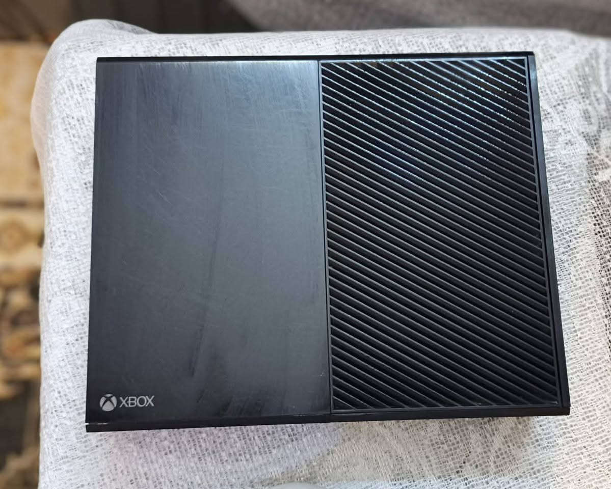 XBOX ONE
النوع  : Fat

نظافة :  100% 

وياة 3 جوستكات 

2 شغالات   /   1 ينرادلة تنظيف للبورد  

الجهاز نظيف كلش مامستعمل  🌐

 

✓  المحولة الاصلية مالتة 🔌

✓  الجهاز مامفتوح ولا مصلح والليبل موجود بالصور ⚙️

السعر  : 120 الف دينار  💲، بي مجال حگ الجية

واتساب تواصل  : 📞    ***********
