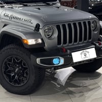 جلادياتور • ٦ سلندر • دفع رباعي