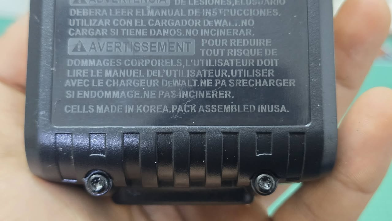 بطارية ديوالت 20V 8A صناعة كوريه جديده مامستخدمه
الي مهتم يراسلني وتدللون


**إذا كنت صاحب هذا الإعلان وتريد حذفه لأي سبب، رجاءا أرسل رسالة إلى الدعم الفني**