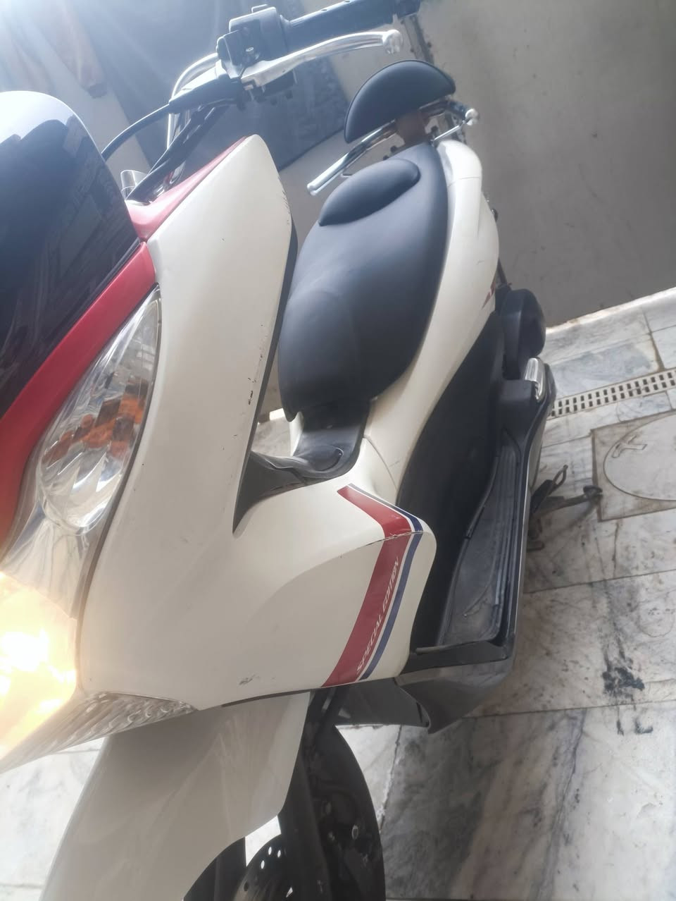 السلام عليكم/
دراجه بي سي اكس جيل الأول خمسينيات  دراجه نضيفه بشكل شلعه ومعدل تخبل بحيله دراجه
 (مكينه ابلادي ما مدود عليه درنفيس المكينه مكفوله )دراجه مال جناي تخبل حساس ازدحام شغال  دراجه كامله مكمله الياخذهة ميتعب  كفاله دراجه  التواصل /واتساب***********
او فيس
العنوان بغداد العبيدي1450
