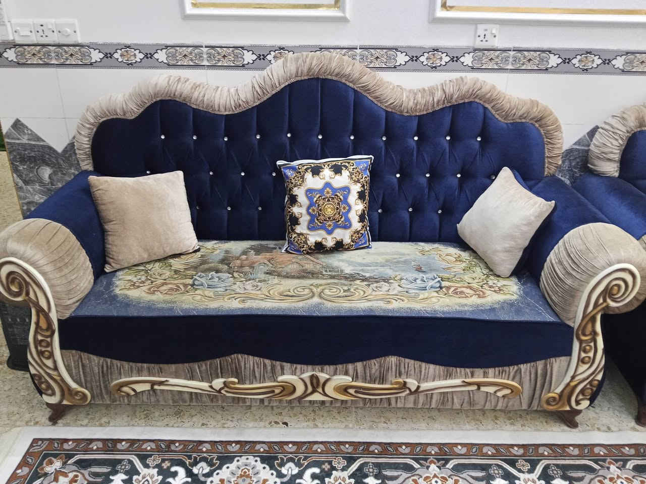 سلام عليكم تخم 10 مقاعد السعر 600 بي مجال بسيط العنوان الرئاسية شارع 20 هاتف ***********
