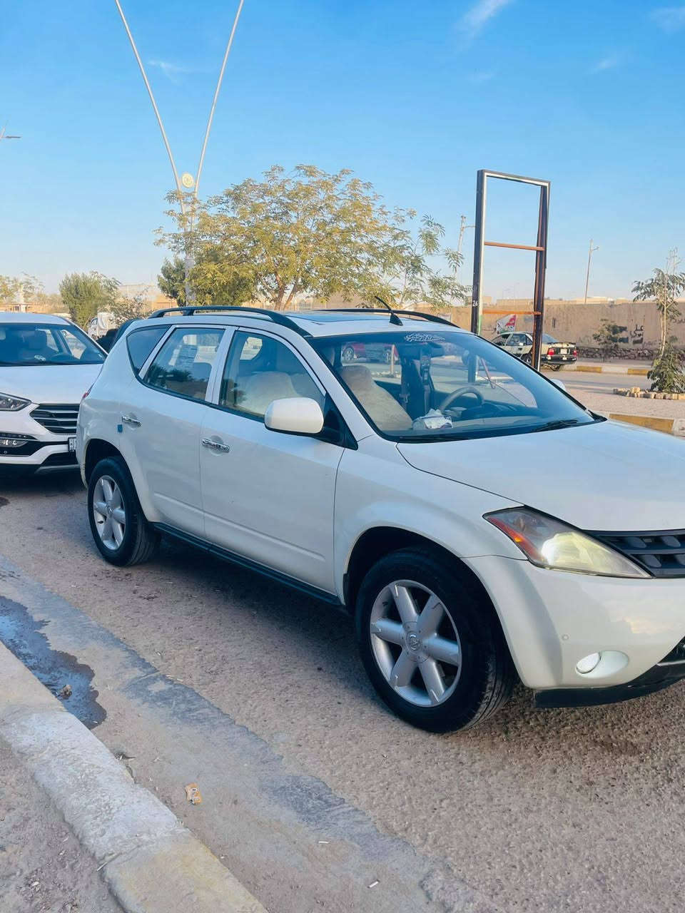 سلام عليكم
نيسان مورانو 2005 
كير محرج شرط V6
سياره فول 
فتحت سقف
كشنات كهرباء
تدفئه
كهربايات كله شغله سياره عل بلاد 
تخم تاير جديد 
منضومه زنون 
سياره بيه صفحه صبع شخط عل طول بدون دواخل 
سياره معروضه 65مجاله جدأ بسيط
ستفسار عل رقم ***********
