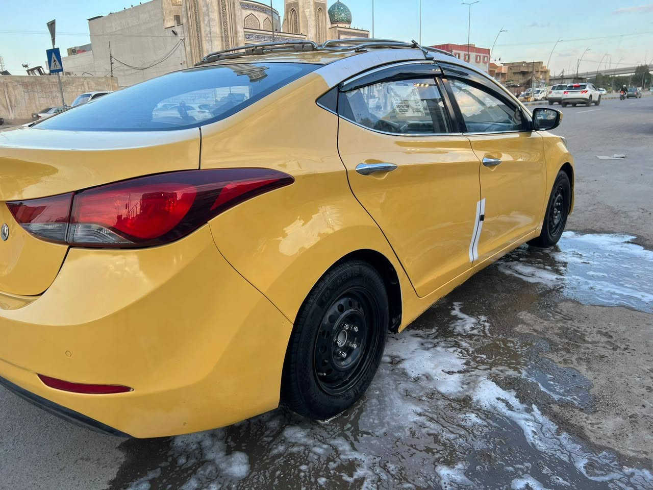 هونداي النترا موديل 2014 كير ATM وارد خليجي كفاله عامه لا ضربه ولا تبديل شرط سونار تفحص بجميع انحاء العراق  ماشيه 94الف  حقيقي
مكينة گير حدادية تبريد على الفحص
حجم المحرك 1600 المرغوب لا تبخير ولا تنقيص 
المواصفات 
تحكم ستيرن جهتين مثبت سرعة 
تدفئه ستيرن 
شاشة كبيره أندرويد 
كامره دواره 
تدفئه تبريد 
تدفئه تبريد كشنات 
قطعتين تبريد 
لايتات زنون
لد امامي خلفي 
ويل عادي املس تخم تاير جديد صدر جديد 
دوشمه دلو جديده 
مكان السيارة بغداد
رقم بغداد  الماني بسمي تحويل ثاني يوم  مصفره هيئه وغرامات سنويه 28 وهزه جديده
سعرها 97 ورقة بيها مجال سعره جوه السوك ارخص النترا بالسوك كله سياره جمبازيه تخبل وجاهزه من كل النواحي مابيه اي نقص كله على وضع الشركه 
أي استفسار  ***********
