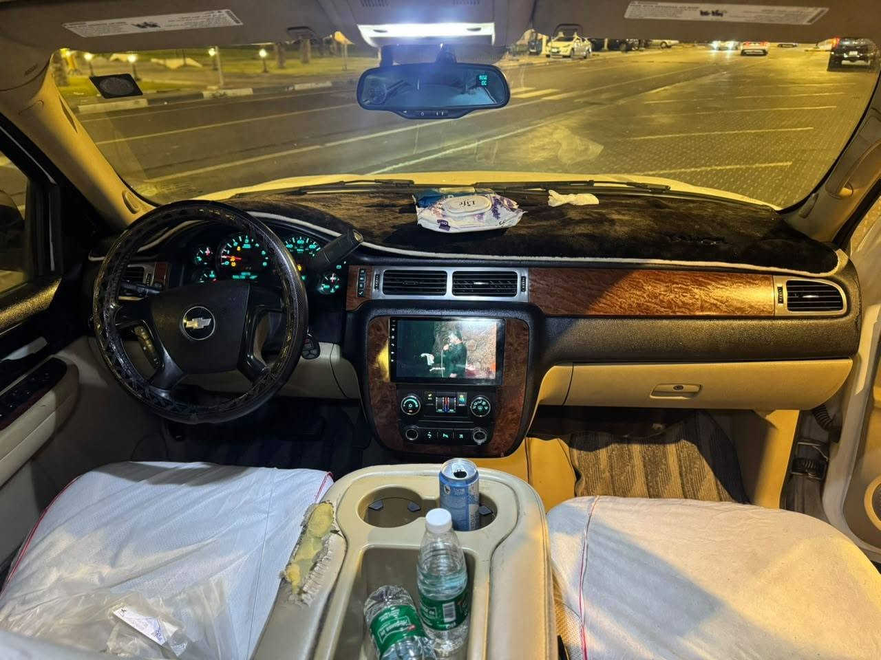 تاهو ٢٠٠٨ تسجيل جديد السيارة جديدة بمعنى الكلمه بيهه صبغ حزام للجمالية كفاله من الضربه محرك كير البلادي بالكارتون تبريد حدادة السيارة جانت مضمومه للبيع السعر ١٩٥$ وبيها مجال رقمي وموجود واتساب ***********
