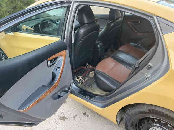 السلام عليكم 
النترا 2014وارد امريكي محرك 1800سياره من كلشي جاهزه حادث جاملق الامامي وبنيد رقمها بغداد السعر110وبيها  مجال للاستفسار اكثر
***********
