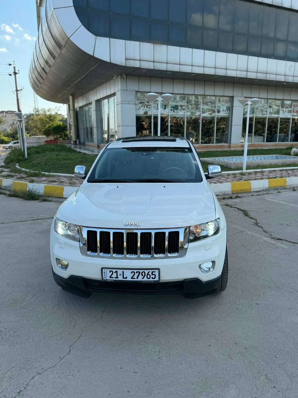 السلام  عليكم ورحمة الله وبركاته
‏‎‏‎       ——— لـلـبـيع  ———

جيب گراند شيروكي - Jeep Grand Cherokee
‏‎‏‎وارد خليجي 
‏‎‏‎الموديل           —    2012
فئة.                 —    فول مواصفات 
كلين تايتل 
حجم المكينه   —     3600/ V6
‏‎‏‎اللون               —     ابيض     
‏‎‏‎المسافه المقطوعه — 141الف 
‏‎‏‎حاله السياره.    —    ( كفاله عامه  ) (بدون صبغ بدون تبديل)
‏‎‏‎المواصفات 
‏‎‏‎- بصمة تشغيل 
‏‎‏‎- بصمة أبواب 
‏‎‏‎-تشغيل عن بعد 
‏‎‏‎-كشنات جلد ‏‎
-فتحت سقف 
‏‎-دبل اكسل 
‏‎-وضعيات قياده ‏
‏‎‏‎- ستيرن بحركه كهربائيه 
‏‎‏‎- تبريد مركزي 
‏‎‏‎- بگ لايت LED 
‏‎-صندوق كهربائي 
‏‎‏‎-كرسي السايق والراكب بحركة كهربائيه 
العنوان ديالى خانقين ‏
‏‎‏‎-تحديد سرعه 
‏‎‏‎-مانع انزلاق 
‏‎‏‎-ليد نهاري‏‎
‏‎‏‎باقي المواصفات معروفه
السعر 173 وبيها مجال 
الاستفسار ***********
***********
