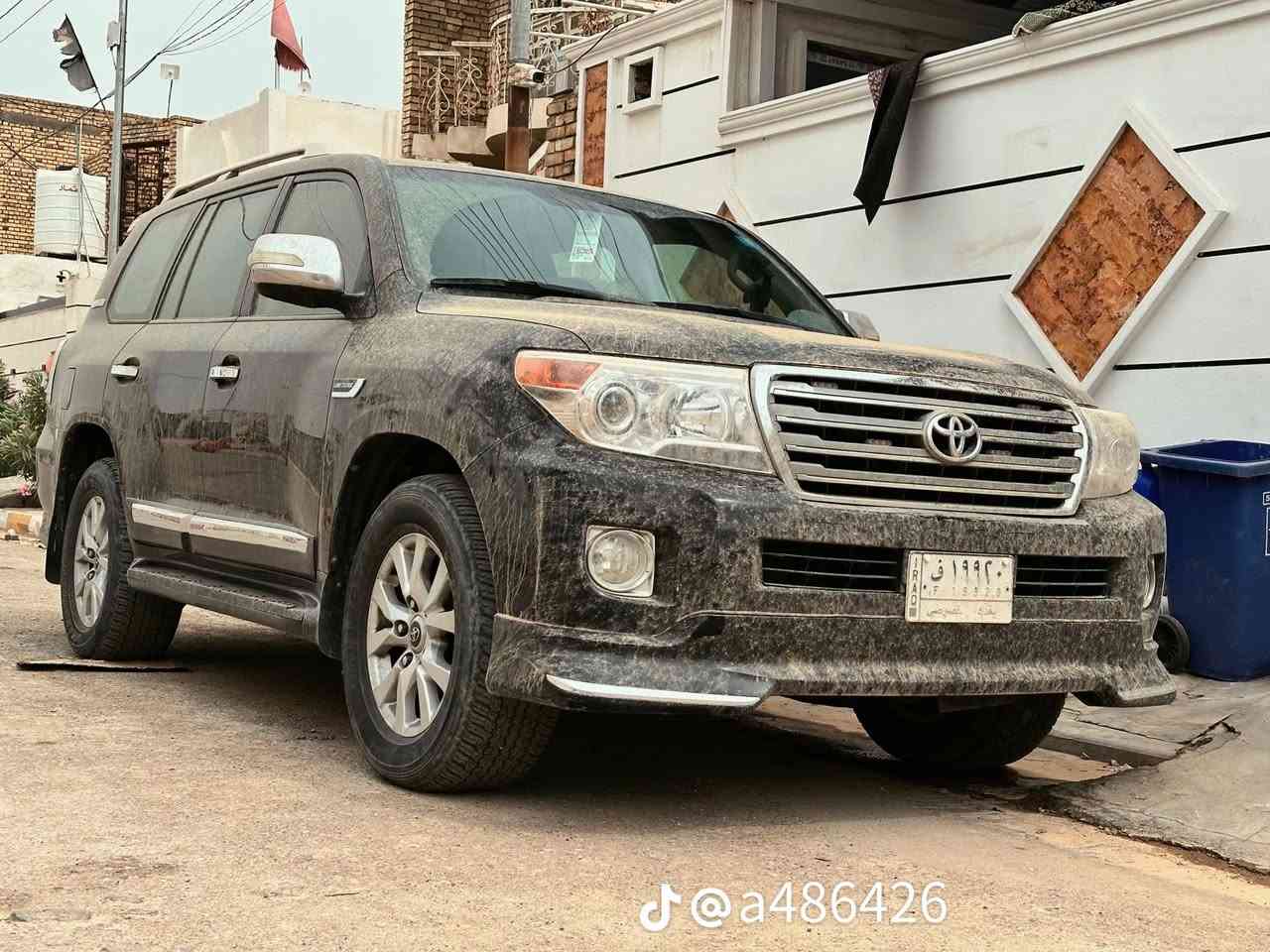 السلام عليكم
لاندكروز جكساره 2009رقم بغداد محرك 8سلندر
بيها 3قطع صبغ مثل ماوضح بالسونار والباقي كفاله السياره جاهزه من كلشي 
حداديه تخم تايرتبريد نصبتهه وكشرتها حلوه
مابيها نقص 
السعر 260 وبيها مجال  مكان السياره ميسان
***********

