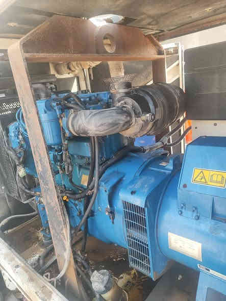 مولدة بيركز انكليزي 80كيفي مولده عل البلاد وتانكي 1000لتر مكاني السماوة مولدة مامشتغله هواي ستعمال نضيف باتري جديد رقم الموبايل ***********
