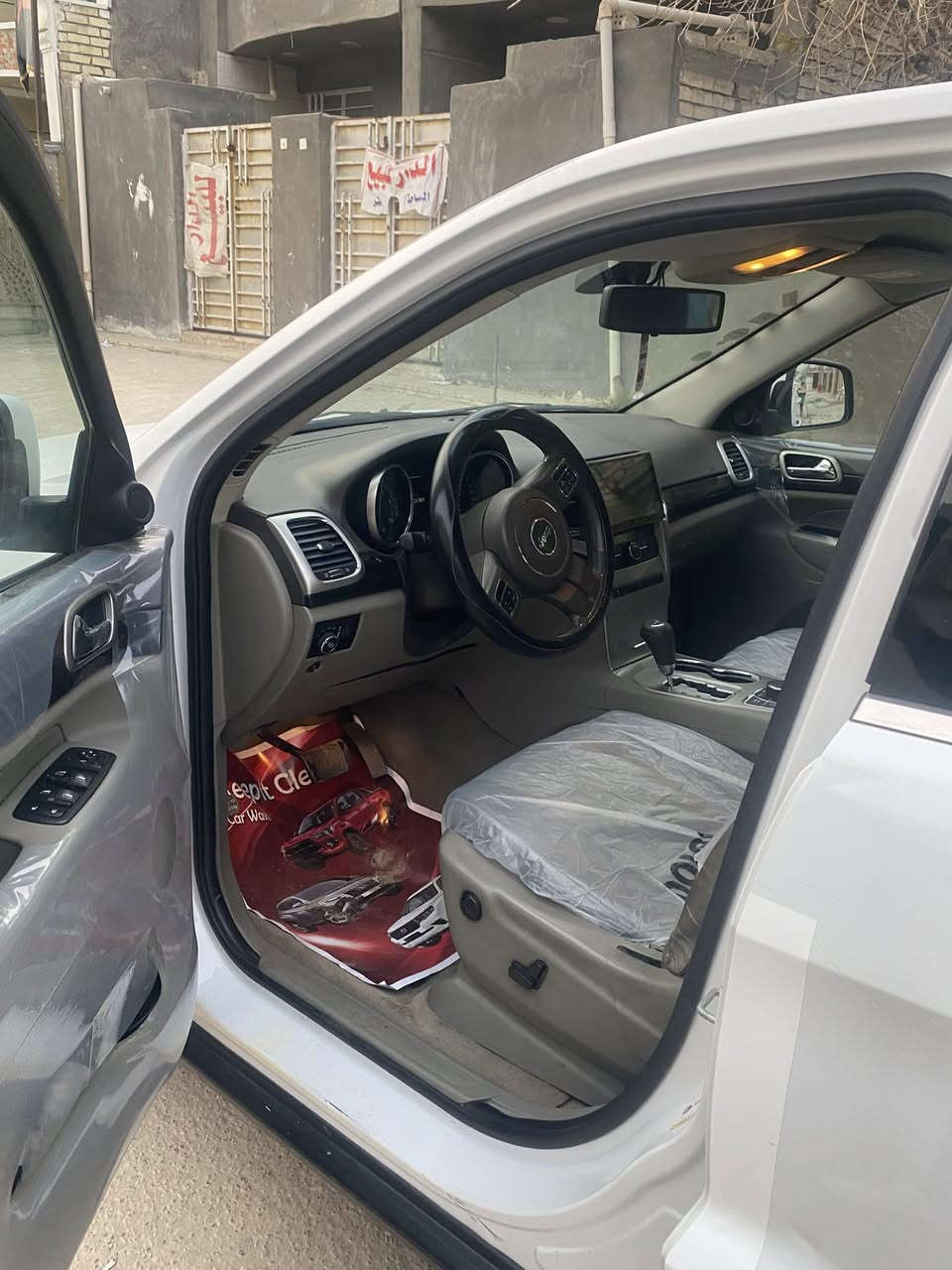 جيب لاريدو موديل ١٣ خليجي رقم اربيل سنويه جديده سياره حيل نضيفه مكفوله من الحار والتبديل والصبغ  
مستعجل ع بيعتهه مكان بغداد الزعفرانيه السعر ١٧٥ والله سعره اكثر بس مستعجل  
***********
