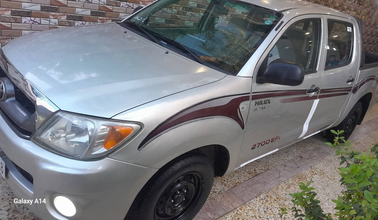 السلام عليكم سياره هايلوكس موديل 2006 رقم سلمانية جديد بسمي كير عادي 
بيها صبغ باب سايق و مكانات بارد سونار بل منشور السعر 135 مكان بغداد رقم ***********
