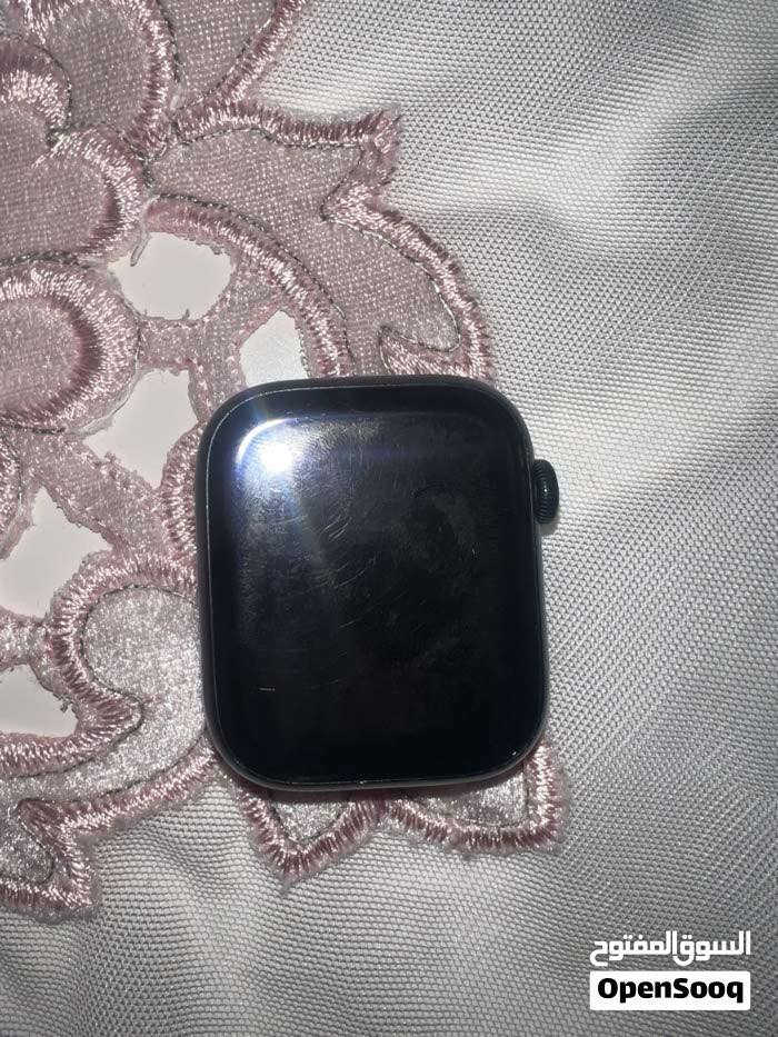 المقاس: 45mm
الخامة: هيكل ألمنيوم خفيف وأنيق
 النظام: watchOS 10.5
 اللون: نيلي
 الحالة: نظيفة جداً، بدون أعطال
 الميزات:

• قياس درجة الحرارة وتتبع الدورة
• مستشعرات متقدمة للصحة واللياقة
• مقاومة للماء
• شاشة Retina Always-On
• دعم الشحن السريع
• كشف الحوادث والطوارئ....
- عمر بطارية 96%

 الملحقات: تشمل الشاحن
 السعر المطلوب: 250 الف
 الموقع: المنصور
 للتواصل: ***********
