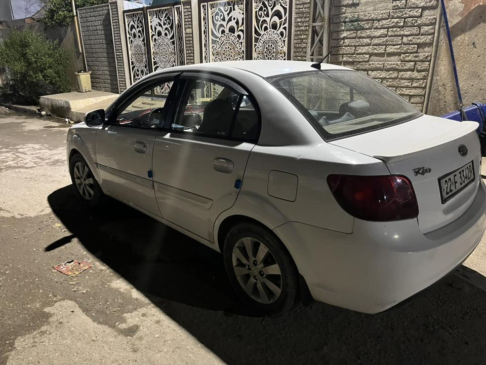 كيا ريو موديل 11بدون ضراربس شوي بارد بجاملغ اليمين مكينه 16رقم هزه جديد ماناقصه شي السعر 108 بيها مجال شي بسيط 
***********
