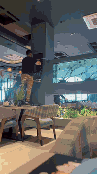 #اناقة . #متانة . #حرفية بالتصميم . #ضمان …. 

حوض 3 متر تصميم انيق معلق داخل مطعم بلاك مون الكرادة .. جام نقي نظام فلترة احترافي ديكور داخلي من الحجر الطبيعي والخشب الطبيعي واضافة نباتات صناعية    .. معنا دائما تكون مميز 🤗
………….
👇👇👇👇👇👇👇👇👇 

للحجز او الطلب او معرفة السعر وباقي التفاصيل  والموديلات راسلنا على الواتس اب  ..
للتواصل واتس اب 
***********
👇👇👇👇👇
رابط الواتس اب 
https://wa.me/message/HGVGA73WBKX7N1
رابط التيك توك
https://www.tiktok.com/@osamaalsudane?_t=8nKrZkRPojB&_r=1
رابط الفيس بك
https://www.facebook.com/profile.php?id=61560275963976&mibextid=LQQJ4d

🔴🔴🔴🔥🔥🔥🔥🔴🔴🔴🔴🔴

#جيروز #مستلزمات_احواض 
#احواض_زينة
 #اسماك_زينة
#ديكور_احواض #عالم_الاسماك #نباتات_مائية
#فلتر_احواض #إضاءة_RGB #إضاءة_احواض
#هواة_الاسماك #تنسيق_احواض #تجهيز_احواض
#اسماك_ملونه #محبي_الاسماك
‏ #AquariumSupplies
‏#FishTankSetup #Aquascaping #RGBLighting
‏#AquariumGear #TropicalFish #PlantedAquarium
‏#FreshwaterAquarium #AquariumAddict #AquariumLovers
‏#Jeros #AquariumLife
