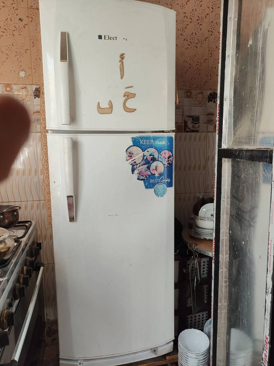 غراض منزل للبيع بسعر مناسب جداً، 
طباخ ٥ عيون شغالة يحتوي ع فرن. 
ثلاجة شغالة ١٤ قدم 
مكنسة كهربائية ماركة 
زوليا دائرية لون بنفسجي وبيجي
ميز طعام خشب دائري ٩٠ سم 
كاونتر قطعة وحدة قياس ١٥٠
تيبلام عدد ثنين  شغال 
مشد للرقبة إلي بيها سوفان وشد عضلي جديد ممستخدم ولا مرة. 
كل هذني بأسعار مناسبة جدا


**إذا كنت صاحب هذا الإعلان وتريد حذفه لأي سبب، رجاءا أرسل رسالة إلى الدعم الفني**