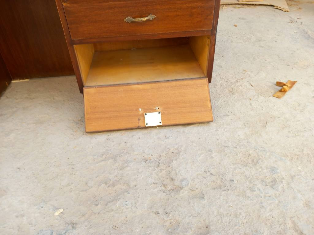 ميز تواليت مستعمل السعر ٩٠ وبي مجال العنوان بغداد الكرخ تقاطع درويش البياع شارع البداله الانتصارسوق اميمه فرع مجمع الرازي ع اليمنه منتصف شارع ع اليسرى خلف مي اور
***********
*********** بغداد, العراق
