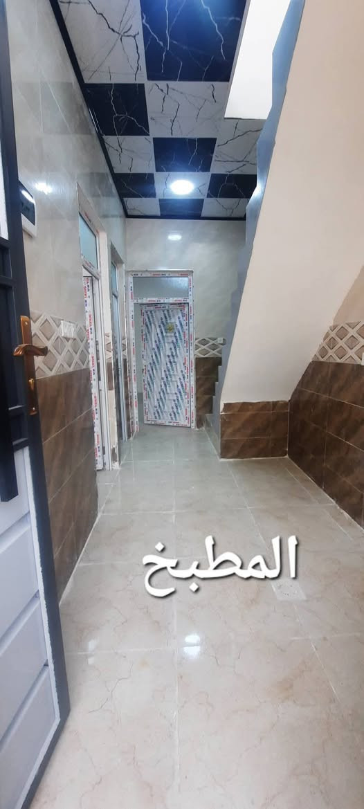 ثلاثة بيوت للبيع مساحه كل بيت 50 م 
سند طابو شرط التحويل 
غرفة نوم ومطبخ واستقبال وبيتونه 
حي الانتصار مقابل مدرسة المكارم 
سعر البيت الواحد 41 مليون
***********
