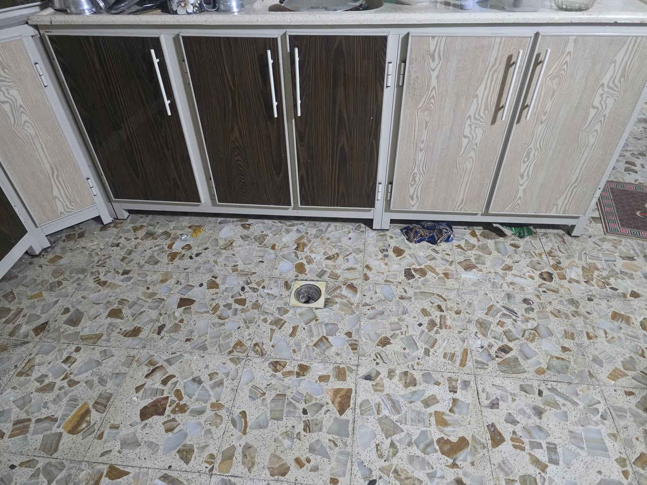 سلام عليكم كاونتر مستعمل قليل
العنوان: بغداد حي البتول 
رقم الهاتف :***********
