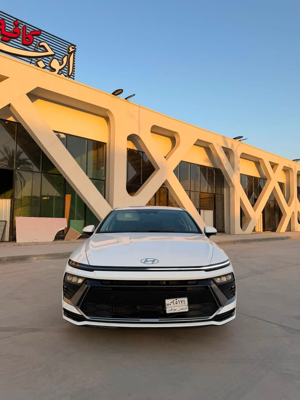 2024sonata  للبيع
السيارة وارد كوري 
مواصفات السيارة 
    شاشة لمس 
* دعم Apple CarPlay وAndroid Auto لاسلكيًا.
* تشغيل السيارة عن بعد 
* شاشة متصل 
* تحكم الا الأمام والخلف عن طريق بصمة السيارة 
* ٣ وضعيات قيادة 
* كامرات محيطية 360 درجه 
* راراد امامي 
* كاميرا خلفية.
* مثبت سرعة ذكي.
* المحافظة على المسار.
* فرامل طوارئ أوتوماتيكية
* مراقبة النقطة العمياء
* كشن كهرباء السايق والسكن 
* حساسات امامية خلفية 
* صندوق ذكي عند الاقتراب 
* مسطرة خلفية لد كامل على طول الجنطة 
* المحرك 1.6 T  
* مشي السيارة :21 كيلو متر  
* بدون رقم 
صندوق كهرباء 
* السعر 163 $ورقة وبيها مجال بسيط سعر بلاش 
السيارة الجاملوغ الامامي والسكن مصبوغات فقط صبغ بدون تعمير 
 ***********
