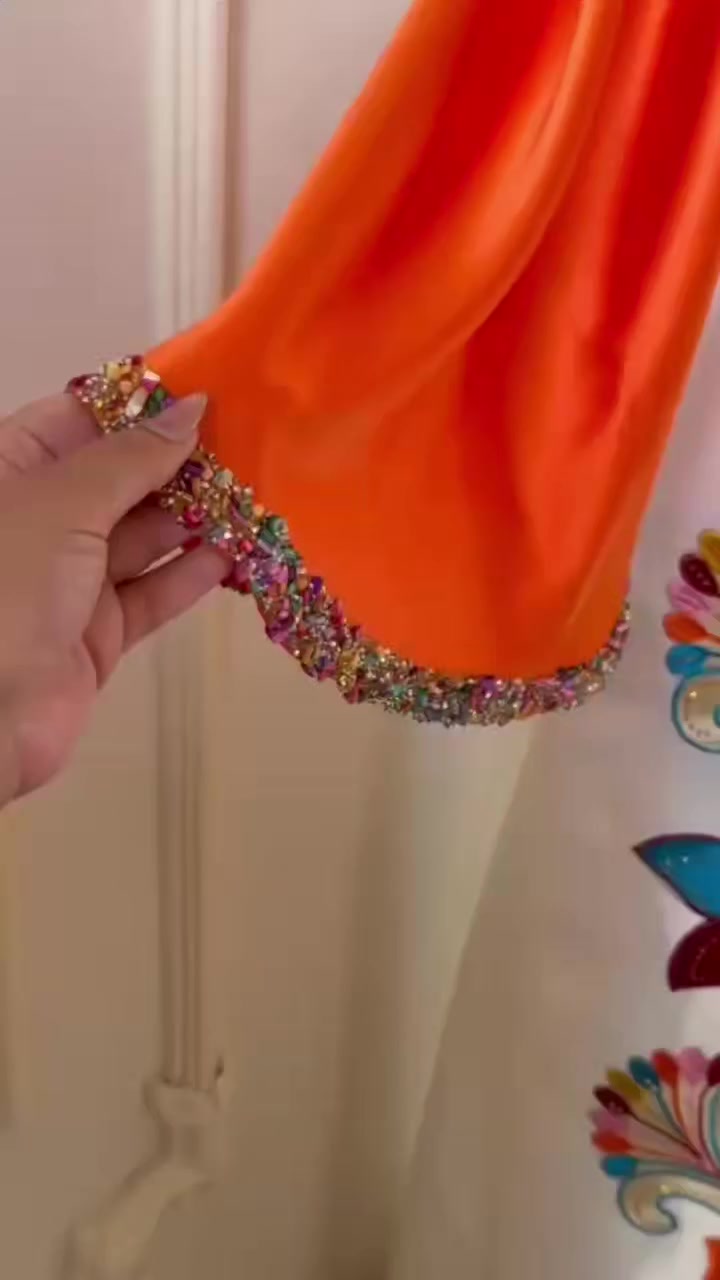 السلام عليكم مستعدين لتجهيز كافة موديلات الملابس النسائيه
كاجول/رسمي / فساتين مناسبات وفساتين طلعه
نتميز سرعه بالتسليم ودقه بالعمل وخامات راقيه 
للاستعلام مراسله الخاص او على الوتساب
***********
