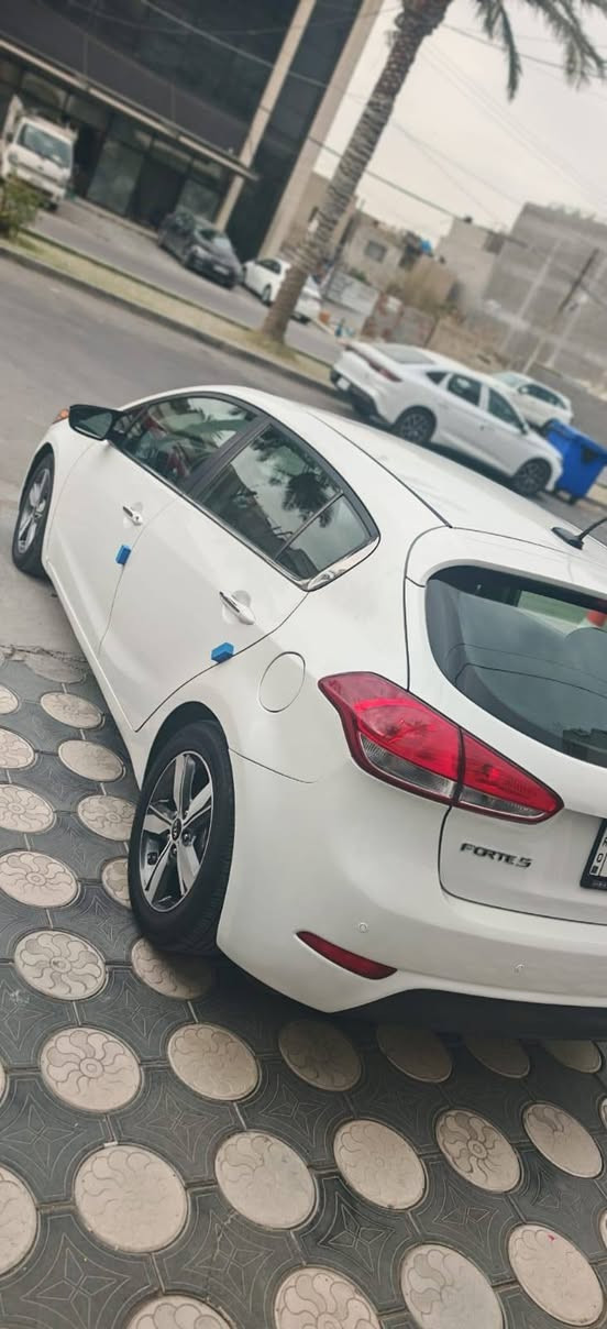 السلام عليكم
كيا فورتي هاج باك سياره وارد أمريكي موديل 16
محرك2000 جي بي اي
سياره خير من الله 
ماشيه 61
صبغ بنيد بلا ضربه أثر شخوط بلا ضربه 
سياره بيها حادث جاملغ خلفي مال امريكي
سياره بيها ملاحضه قطعتين بارد 
السياره بدون دواخل بود ار باك بدون شاصي 
صدر خلفي امامي جديد
تايرات جديده 
باتري جديد
سياره جدآ نظيفه مابيها نقص 
مواصفات السياره :
تحكم ستيرن جهتين 
كروز سرعه
شاشه كاميرا 
أشار بالمري مري شفط
لد ليلي نهاري 
رقم  بغداد مميز
سنويه هزه كله جديد

العنوان بغداد السيديه 

***********
