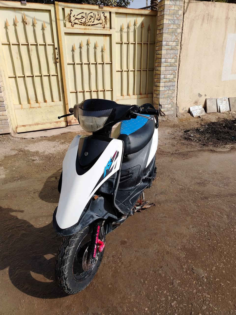 سلام عليكم 
ماكس عدله مزوده55
شلعة ومعدل صاروخ 🚀
صالنصه FM رياضي 
نقص سلف فقط 
السعر 425 وبيه مجال 
***********
