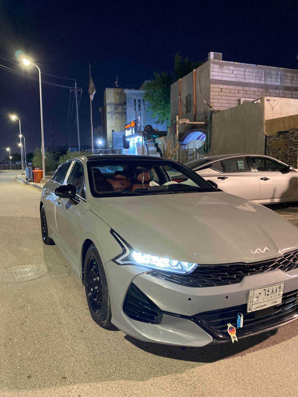 السلام عليكم…
للبيع او مراوس حسب القناعه كيا K5 موديل 2022 لون اسمنتي مميز وارد امريكي ضرر خلفي بحوض الاسبير + جاملغ امامي تبديل بلعراق رقم بغداد معوقين باقي سنه وتصير حره 
السياره فول مواصفات 1/1 
1-بصمه تشغيل 
2-بانوراما 
3-كشنات جلد بلاد لون ماروني 
4 رادارات جانبيه 
وبعد بيها هواي مواصفات 
السياره جاهزه مكينه كير حداديه تخم تاير 
عنوان السياره [ البصره -الزبير ] 
السعر 135$ 
للتواصل *********** (عباس) 
انا مكلف بلنشر رقم راعيها فوك البصرة, العراق
