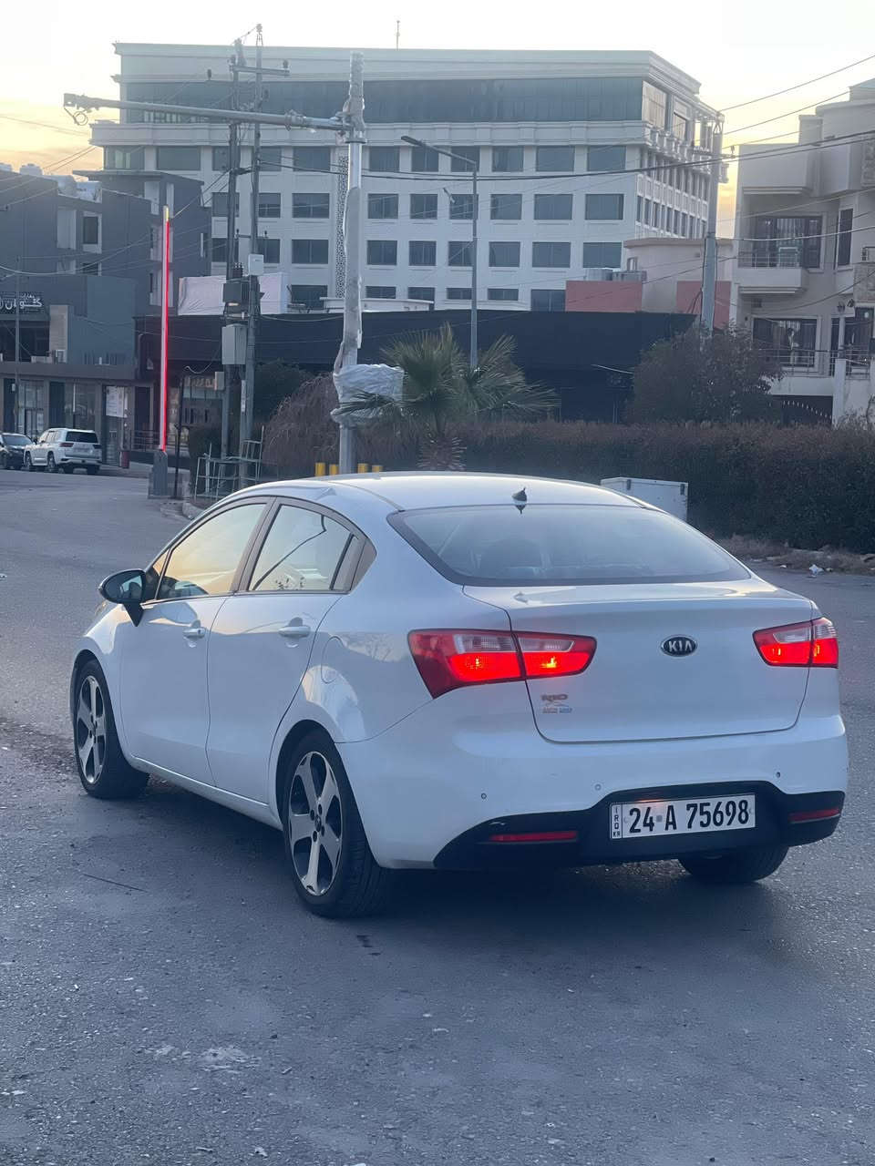 للبيع
كيا ريو 2013
بيها قطعتين صبغ ( چاملاغ + بونيد) 
تحويل و غرامات بشرط 
حالة المحرك جيد 
گير اوتوماتيك 
اربعة سلندر 
ماشية : 210 کم 
رقم و مكان دهوك 
سعر:  90$ و بيها مجال بسيط 
رقم موبایل :***********
————————————-
كيا ريو 2013 بو فروتنێ 
دوقطعە سبخ چەمەلاغ و بولند
210 کم یا چوی 
تحويل و غرامە بشەرت 
رقم موبایل : ***********
