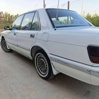 سيدان  سياره جاهزه  مكينه كهربائيا ما ناقصها اي شي مكفول من الكص او نق...