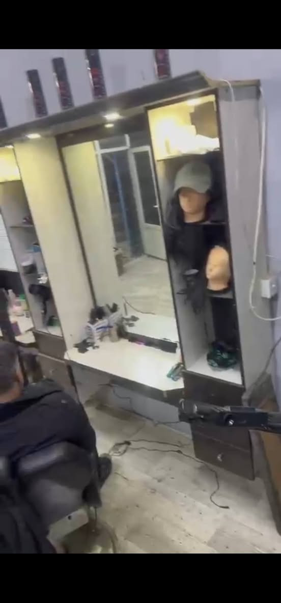 سنتر للبيع مكان تجاري سايدين حي العسكري محل مجهزه على اخره حبه من كل شي ومضلوم ب صوره وعليه حركه كلش قويه سبب البيع تخاصم مع الشريك للاستفسار *********** كركوك, العراق
