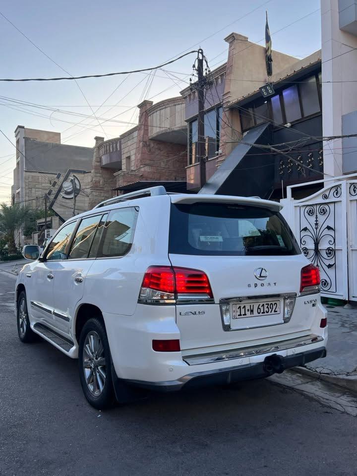 سلام عليكم ليكزز 2011 بريم  LX 5700 S فول السياره كامله بدون نقص ماشيه 148 الف تخم تاير باتري جديد كير مكينه تبديد ثلج رقم بغداد بسمي فول فول السياره بصمه فتحه كشنات جلد قرميدي كهرباء تدفئه تبريد سقف ديفدي شاشه ثنين مري شفط خمس كامرات جنطه كهرباء رادار امامي لد امامي خلفي تبريد بيانو تحكم امامي خلفي نضام تعليق جكات السياره مكفوله من الصبغ والضربه عدا بارد بسيط السعر 325$ وبيه مجال بسيط مكان السياره المنصور 

‭***********‬
