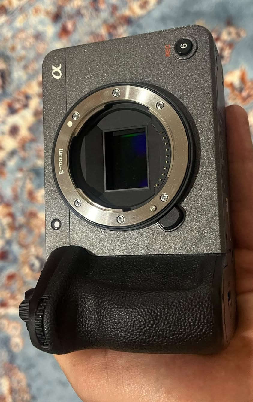 السلام عليكم كاميرا سوني fx30 مع بطاريات اثنين للبيع السعر مليون و ٨٥٠ الف


**إذا كنت صاحب هذا الإعلان وتريد حذفه لأي سبب، رجاءا أرسل رسالة إلى الدعم الفني**