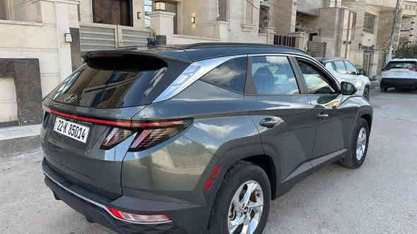 هيونداي توكسان 2022 
وارد امريكي محرك ٢٥٠٠ GDI MPIالجديد بدون دوانز اللون فيلي ماشية 48 الف ميل
(بدون ايرباك)ضررها جانبي جاملغ وباب السايق فقط و حافة البنيد انصبغ نصه 
البجم بلاد شركة ماملعوب بي
مسويلها ادامة كاملة بلكات نوزلات جويتر 
وصور الحادث بالمنشور 
المواصفات
بصمه تشغيل وابواب عن بعد
رادارات جانبية 
كشن السايق كهرباء
كشنات تدفئة
داخل بيجي واسود
شاشة كبيره للتحكم بجميع الاوبشنات
كامره دواره HD
لايت زنون عالي ناصي بلادي
تحكم ستيرن جهتين
نظام ABS + نظام مانع انزلاق
لد امامي + لد خلفي
ويل كب
سايد بريك دكمه
نظام منحدرات
اوتوهولد + درايف مود
نظام التوقف عند المرور من خلف السيارة
تبريد قطعتين
نظام گار بلي واندرويد اوتو 
نظام القيادة اليه
نظام عدم الخروج عن المسار 
السعر ١٨٨ورقة وبيها مجال بسيط عند المعاينه فقط مو بالتعليقات لان ممتواجد بالنت
مكاني بغداد حي القادسية 
رقمي *********** بغداد
