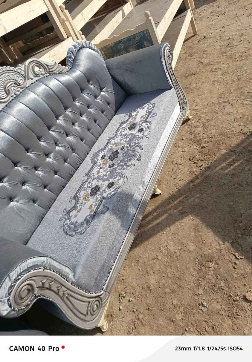 تخم ملكي شخط مابيه الثقيل ١٠ نفرات إسفنج مضعوط وخشب قوي أخو الجديد بل جديد. واكو توصيل الي باب بيتك عدنه توصيل ***********
