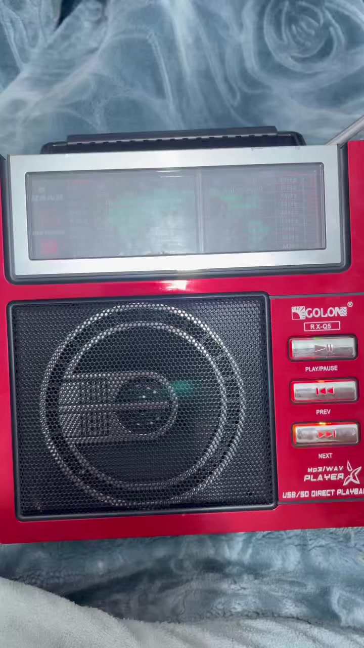 هذا المنتج عبارة عن راديو محمول من نوع Golon RX-Q5 يدعم تشغيل ملفات MP3 عبر USB.


**إذا كنت صاحب هذا الإعلان وتريد حذفه لأي سبب، رجاءا أرسل رسالة إلى الدعم الفني**