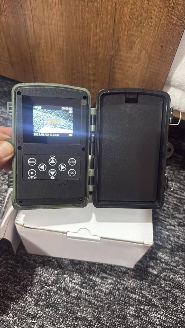 السلام عليكم عندي هاي الكامره للبيع جديده مامستخدمه ***********
