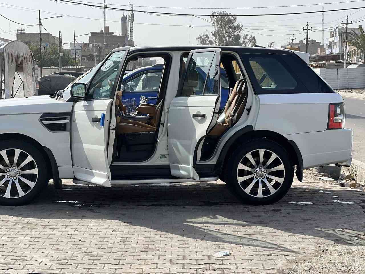 السلام عليكم رانج روفر 2009 محدثه 13 مكينه سوبر رقمها قادسية مشروع وطني سياره جاهزه نقص بيها ويل كب واحد اعوج مكانها مدينه الصدر السعر النهائي مال بيع قفل قفل قفل 95 ورقه التعجبه شراي يجي قطعتين صبغ جاملغ وباب خلفي بدون دواخل بدون معجون 
*********** او مراوس ب  اقل
